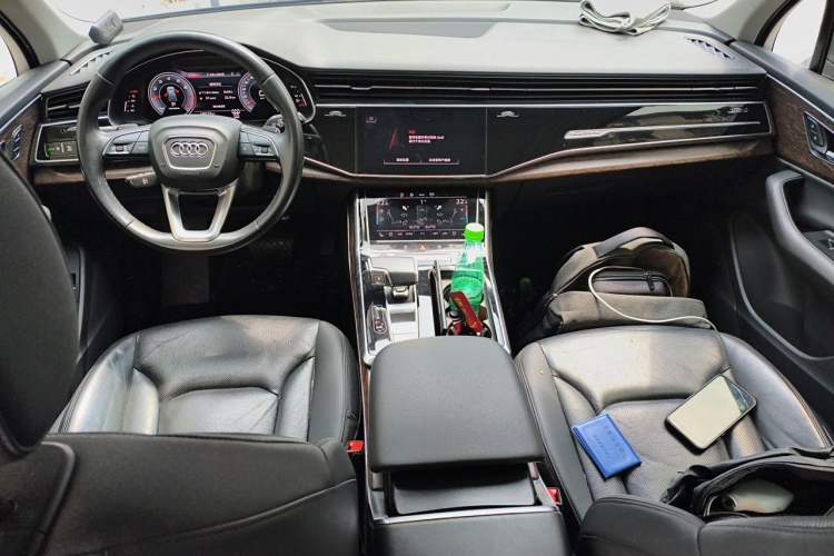 Used Audi Q7 2022 45 TFSI quattro S line Sport Edition Center Console