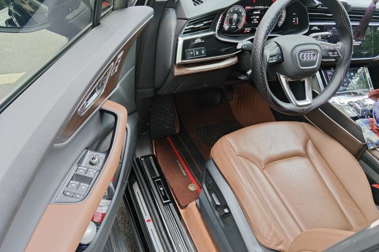 Used Audi Q7 2022 55 TFSI quattro S line Sport model Driver Seat