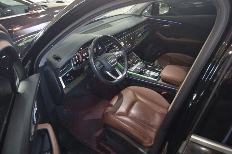 Used Audi Q7 2022 55 TFSI quattro S line Sport model Driver Seat