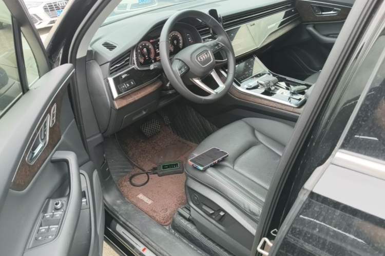 Used Audi Q7 2022 45 TFSI quattro S line Sport Edition Driver Seat