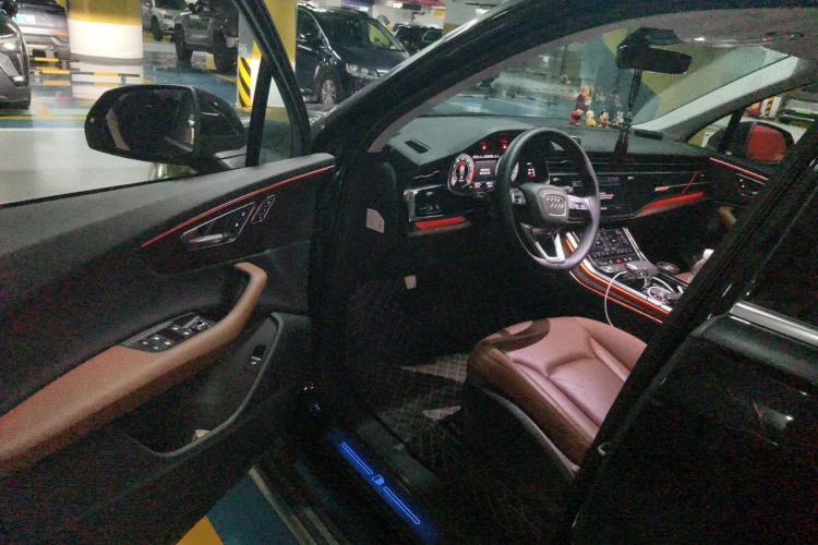 Used Audi Q7 2022 55 TFSI quattro S line Sport model Driver Seat