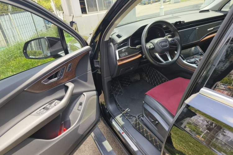 Used Audi Q7 2022 45 TFSI quattro S line Sport Edition Driver Seat