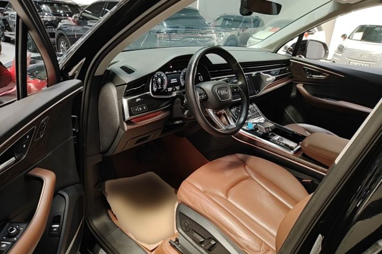 Used Audi Q7 2022 55 TFSI quattro S line Sport model Driver Seat