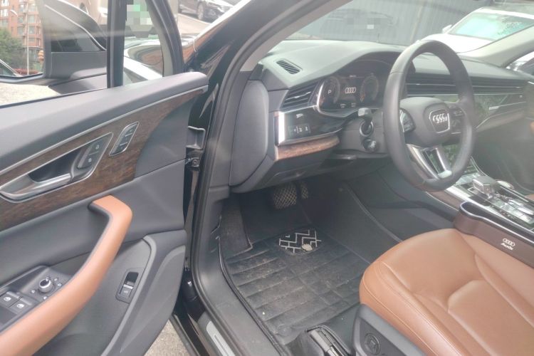 Used Audi Q7 2022 45 TFSI quattro S line Sport Edition Driver Seat