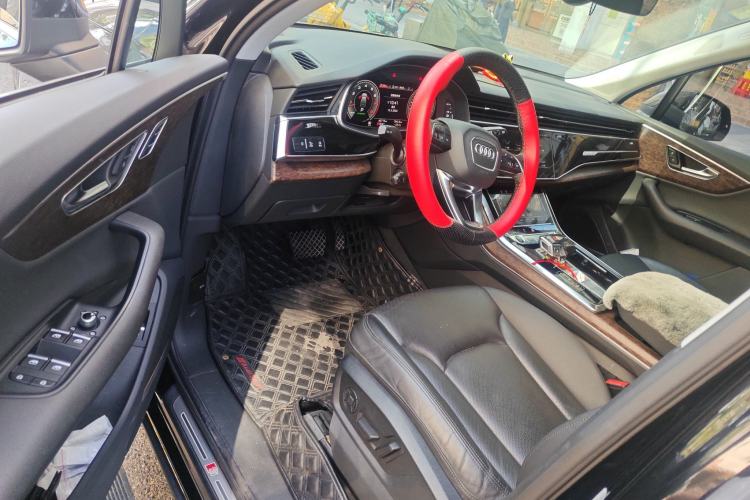 Used Audi Q7 2022 55 TFSI quattro S line Sport model Driver Seat