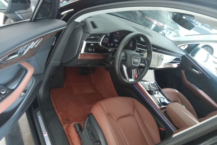 Used Audi Q7 2022 55 TFSI quattro S line Sport model Driver Seat