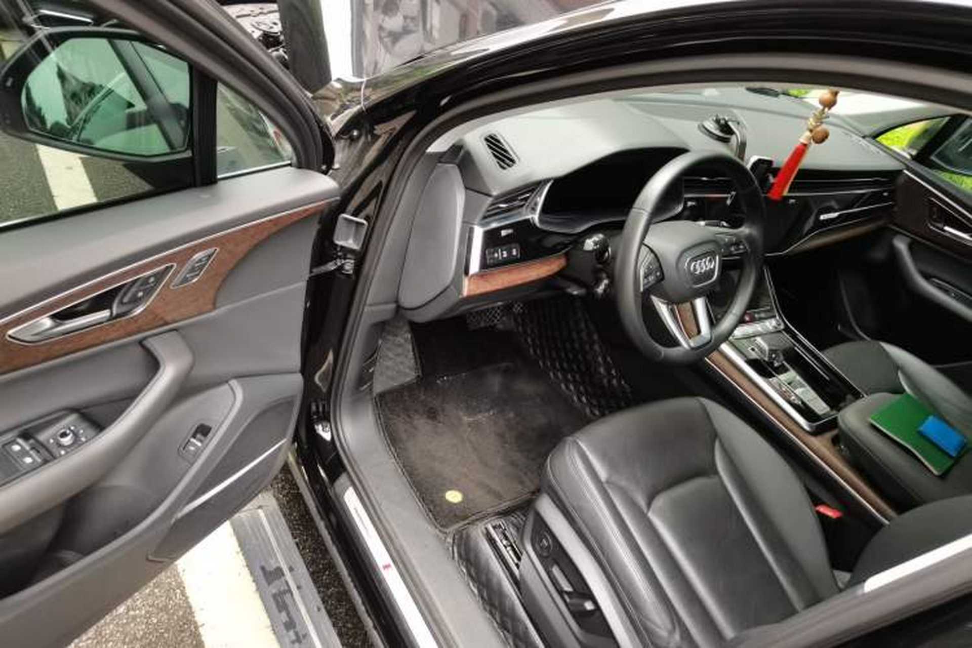 Used Audi Q7 2022 55 TFSI quattro S line Sport model Driver Seat