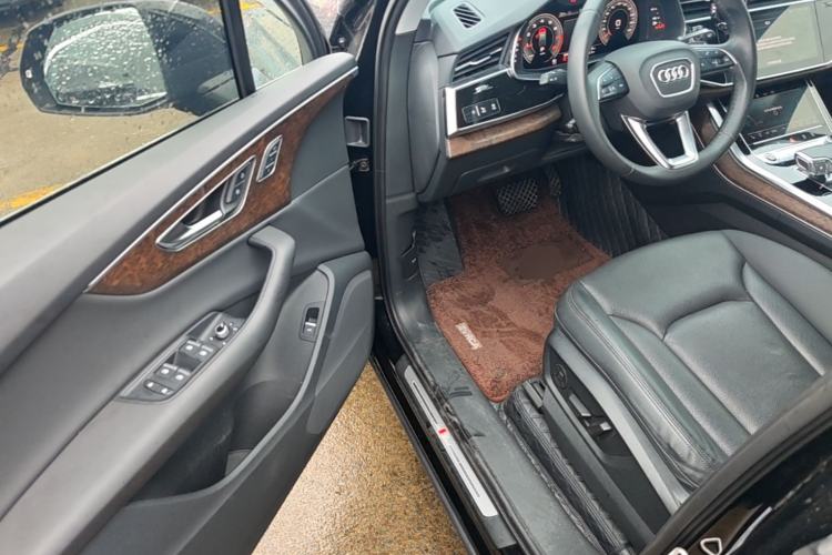 Used Audi Q7 2022 45 TFSI quattro S line Sport Edition Driver Seat