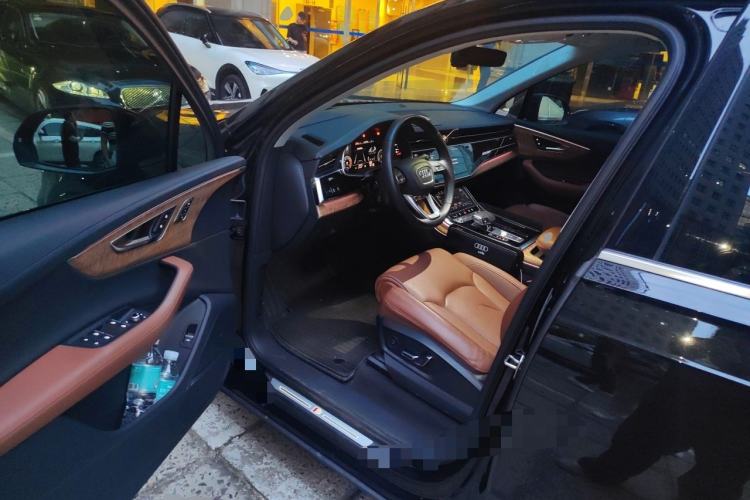 Used Audi Q7  Driver Seat