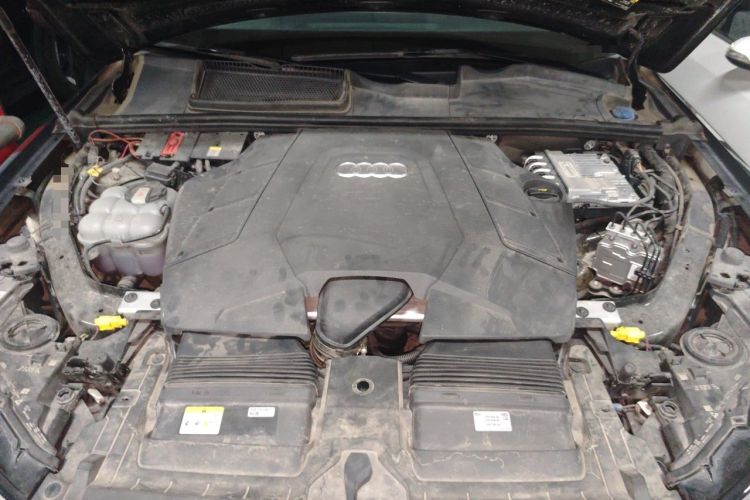 Used Audi Q7 2022 55 TFSI quattro S line Sport model Engine Bay