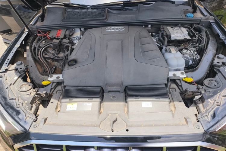 Used Audi Q7 2022 45 TFSI quattro S line Sport Edition Engine Bay