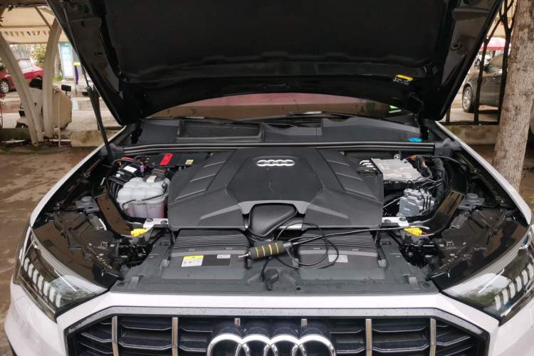 Used Audi Q7 2022 55 TFSI quattro S line Sport model Engine Bay