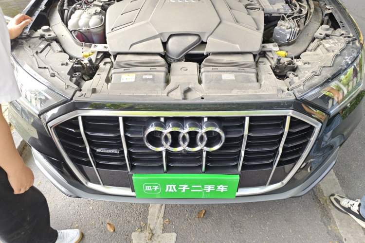 Used Audi Q7 2022 55 TFSI quattro S line Sport model Engine Bay