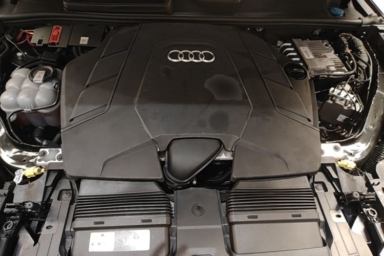 Used Audi Q7 2022 55 TFSI quattro S line Sport model Engine Bay