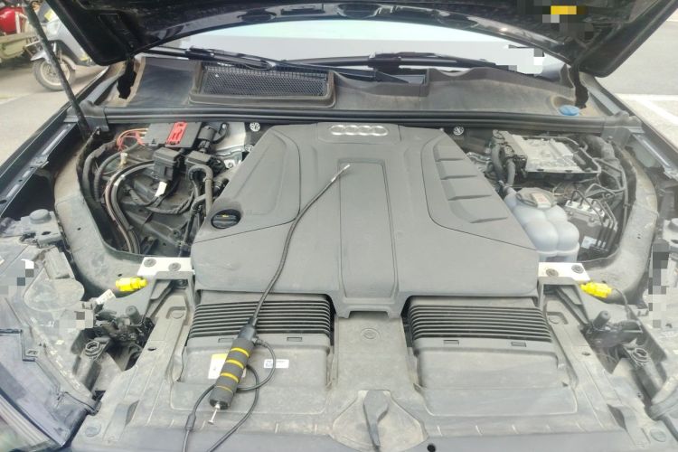 Used Audi Q7 2022 45 TFSI quattro S line Sport Edition Engine Bay