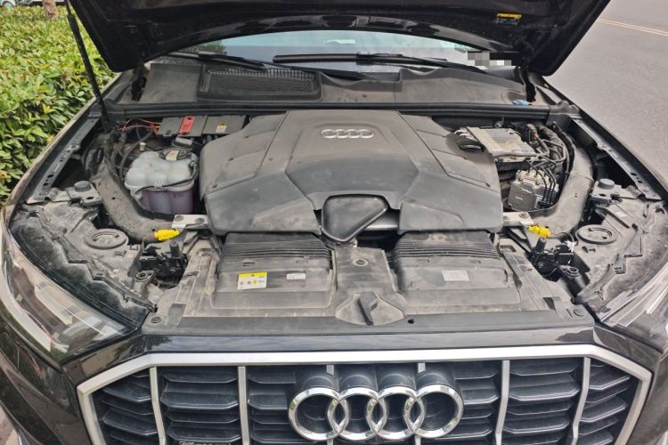 Used Audi Q7 2022 55 TFSI quattro S line Sport model Engine Bay