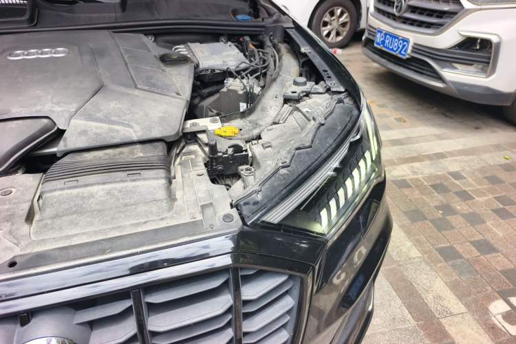 Used Audi Q7 2022 55 TFSI quattro S line Sport model Engine Bay Left