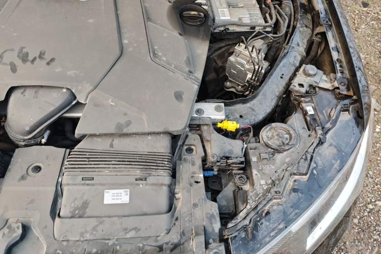 Used Audi Q7 2022 55 TFSI quattro S line Sport model Engine Bay Left