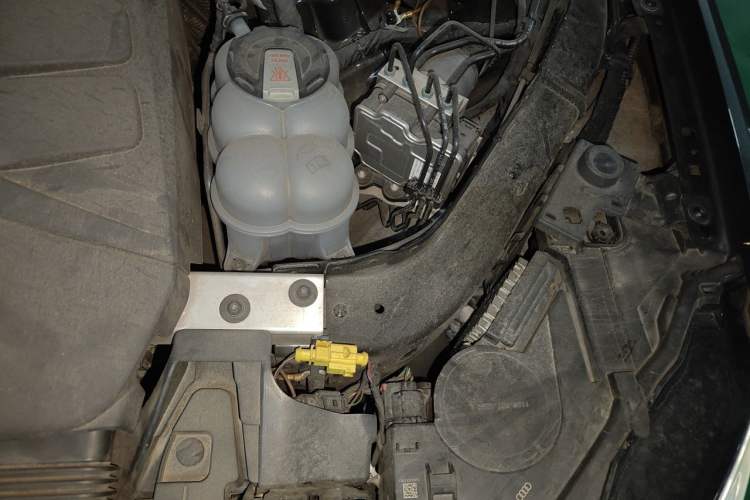 Used Audi Q7 2022 45 TFSI quattro S line Sport Edition Engine Bay Left