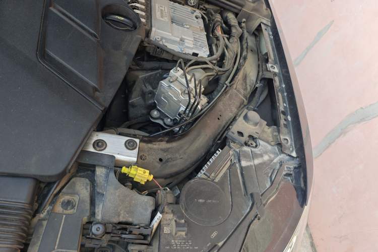 Used Audi Q7 2022 55 TFSI quattro S line Sport model Engine Bay Left