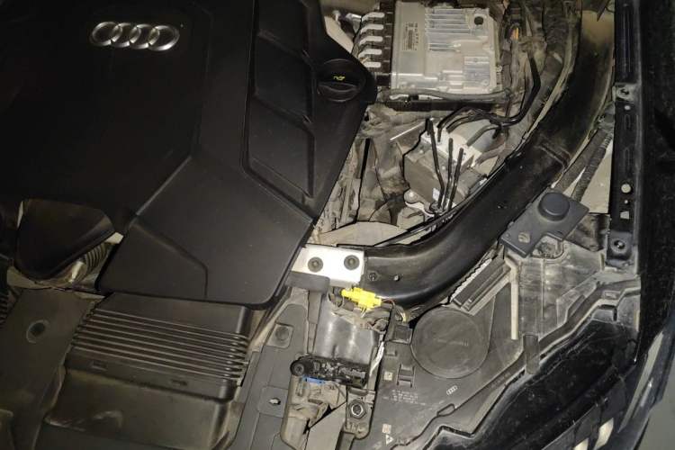 Used Audi Q7 2022 55 TFSI quattro S line Ice and Snow Sports Edition Engine Bay Left