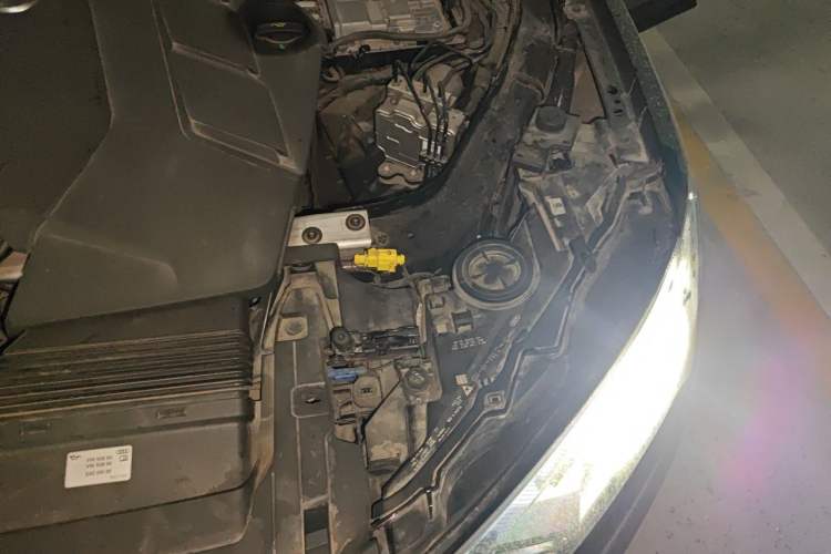 Used Audi Q7  Engine Bay Left