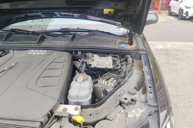 Used Audi Q7 2022 45 TFSI quattro S line Sport Edition Engine Bay Left