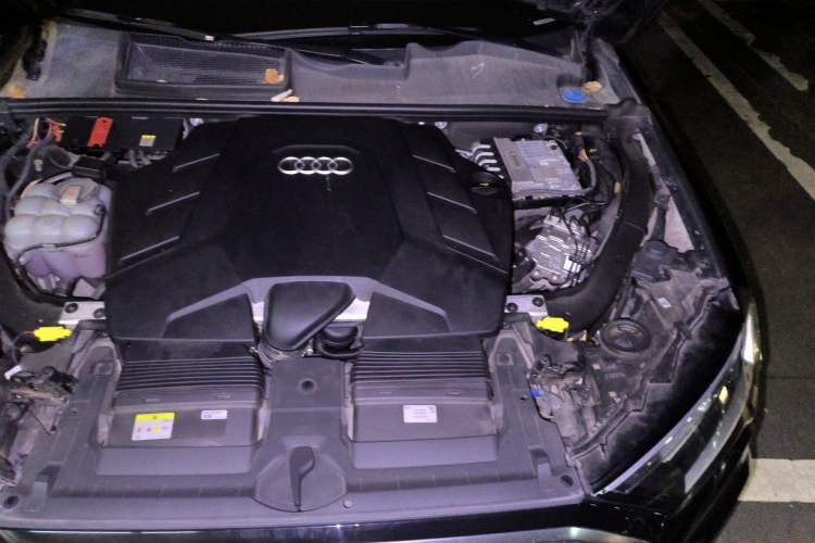 Used Audi Q7 2022 55 TFSI quattro S line Sport model Engine Bay Left