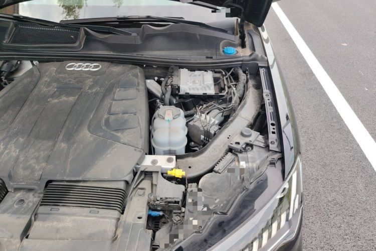 Used Audi Q7 2022 45 TFSI quattro S line Sport Edition Engine Bay Left