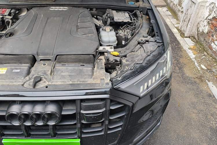 Used Audi Q7 2022 45 TFSI quattro S line Sport Edition Engine Bay Left