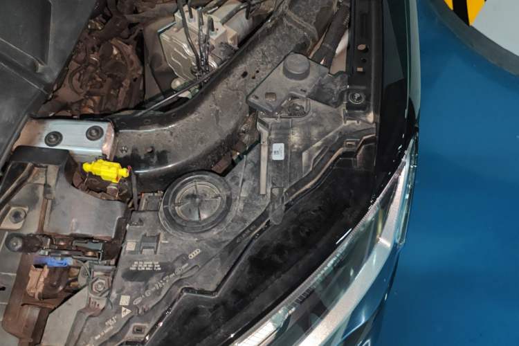Used Audi Q7 2022 55 TFSI quattro S line Sport model Engine Bay Left