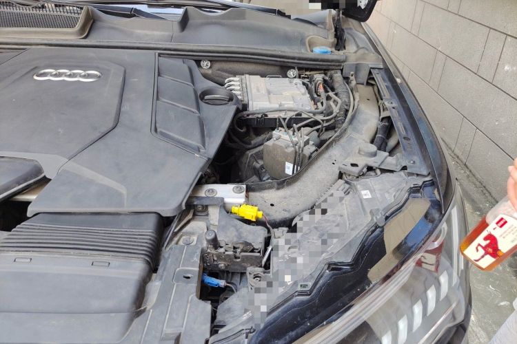 Used Audi Q7 2022 55 TFSI quattro S line Sport model Engine Bay Left
