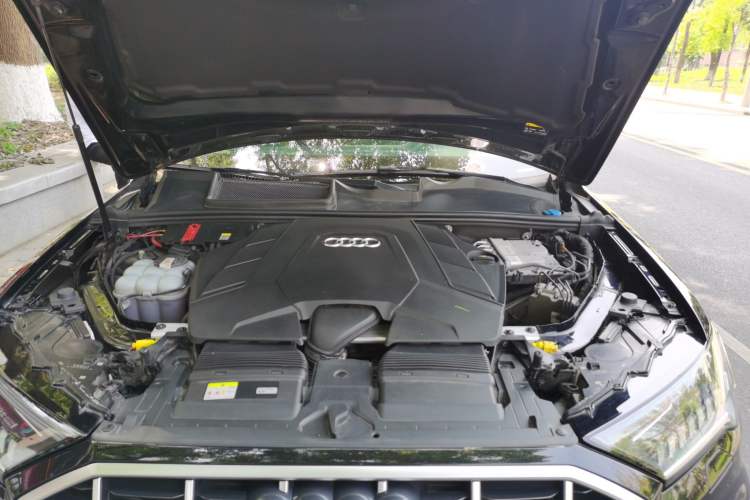 Used Audi Q7 2022 55 TFSI quattro S line Sport model Engine Bay