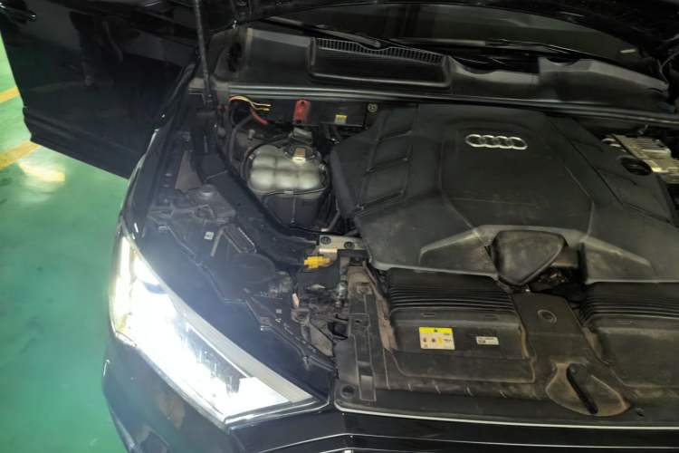 Used Audi Q7 2022 55 TFSI quattro S line Ice and Snow Sports Edition Engine Bay Right