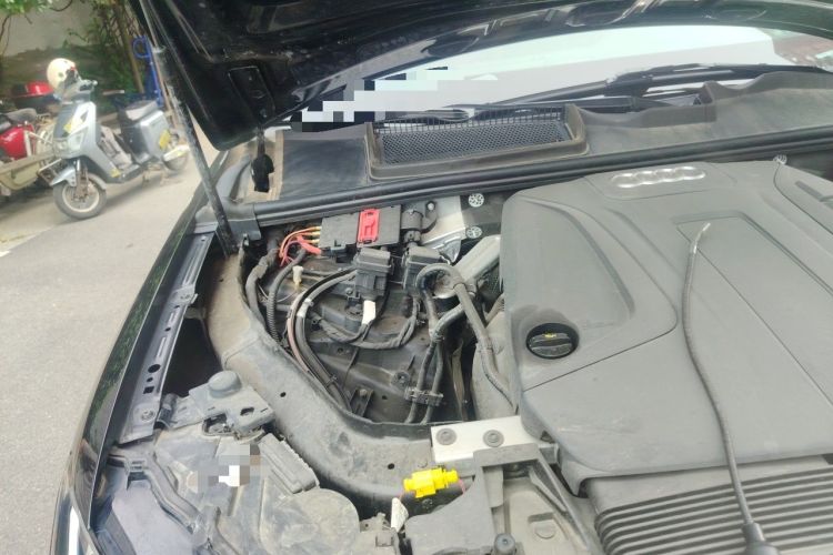 Used Audi Q7 2022 45 TFSI quattro S line Sport Edition Engine Bay Right