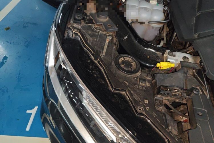 Used Audi Q7 2022 55 TFSI quattro S line Sport model Engine Bay Right