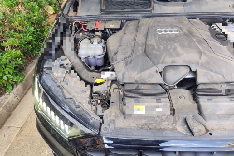 Used Audi Q7 2022 55 TFSI quattro S line Ice and Snow Sports Edition Engine Bay Right