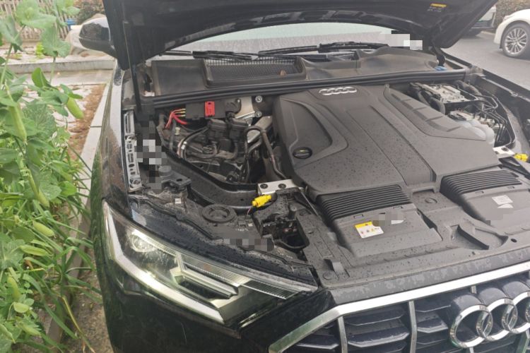 Used Audi Q7 2022 45 TFSI quattro S line Sport Edition Engine Bay Right