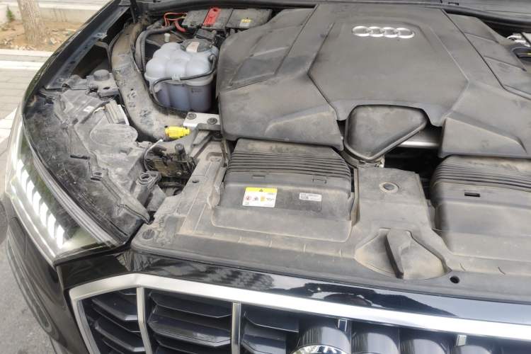 Used Audi Q7 2022 55 TFSI quattro S line Sport model Engine Bay Right
