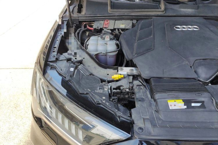 Used Audi Q7 2022 55 TFSI quattro S line Sport model Engine Bay Right