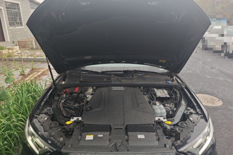 Used Audi Q7 2022 45 TFSI quattro S line Sport Edition Engine Bay