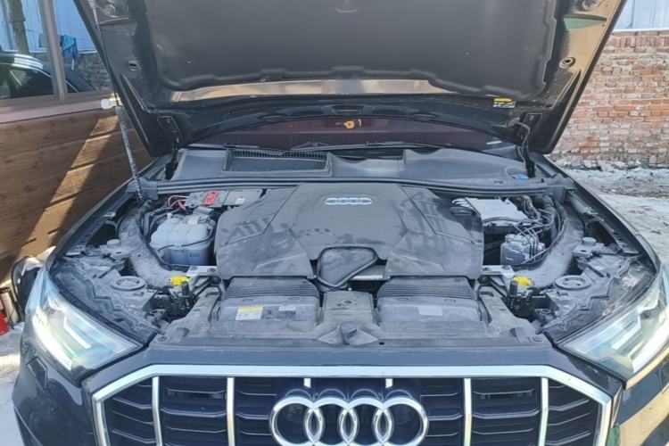 Used Audi Q7 2022 55 TFSI quattro S line Sport model Engine Bay