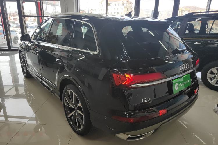 Used Audi Q7 2022 55 TFSI quattro S line Sport model Exterior 2