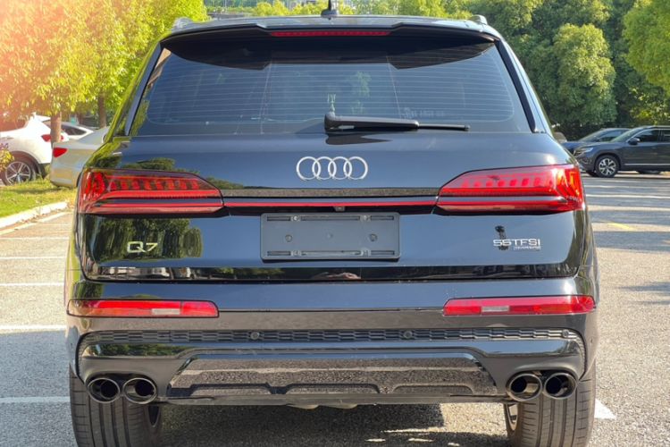 Used Audi Q7 2022 55 TFSI quattro S line Sport model Exterior 2