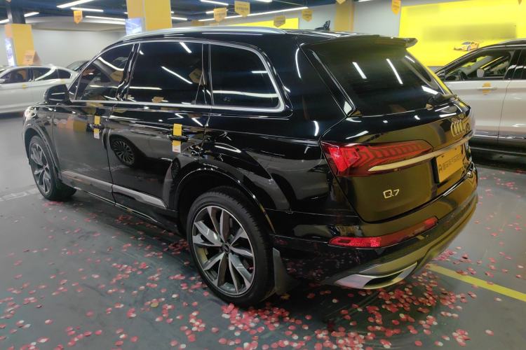 Used Audi Q7 2022 55 TFSI quattro S line Sport model Exterior 2