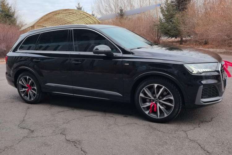 Used Audi Q7 2022 55 TFSI quattro S line Sport model Exterior 2