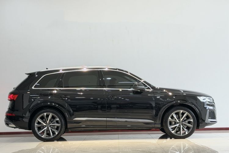 Used Audi Q7 2022 55 TFSI quattro S line Sport model Exterior 3