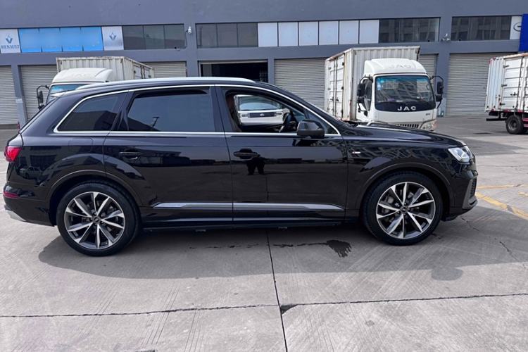 Used Audi Q7 2022 55 TFSI quattro S line Sport model Exterior 3