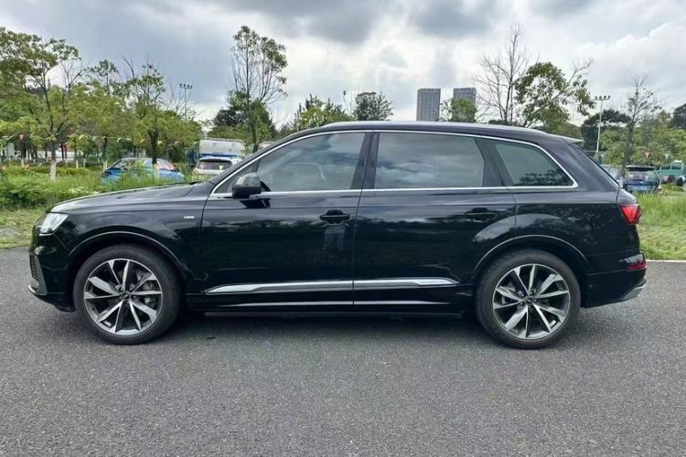 Used Audi Q7 2022 55 TFSI quattro S line Sport model Exterior 3