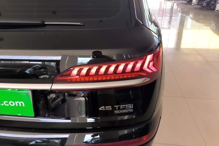 Used Audi Q7 2022 45 TFSI quattro S line Sport Edition Exterior 3